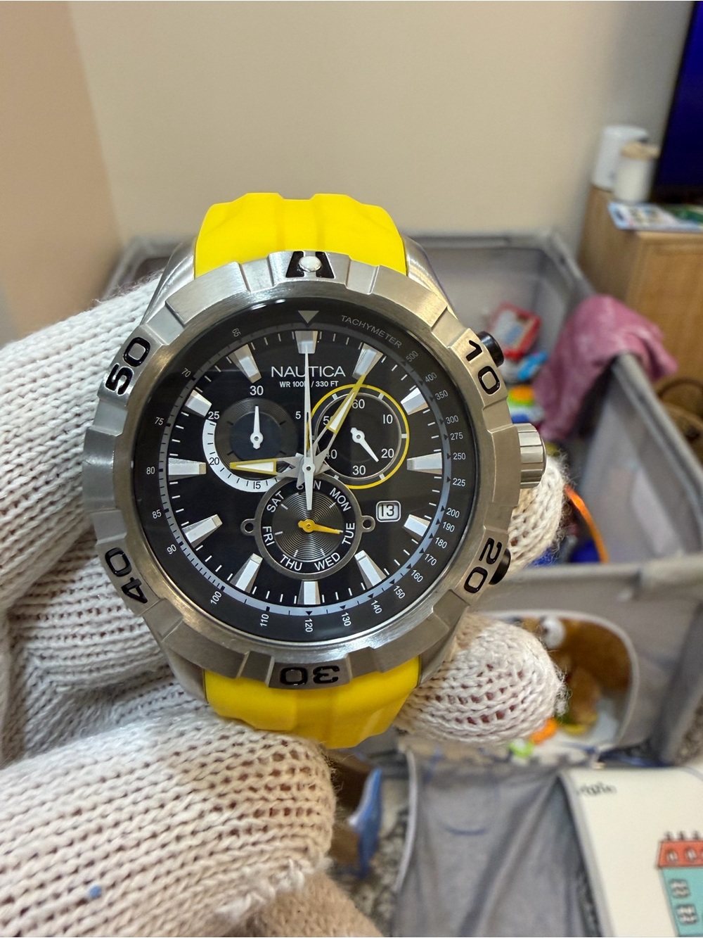 Nautica NST 550 Chrono Mens Dive Style Watch Black Dial Resin Sport Strap N18628